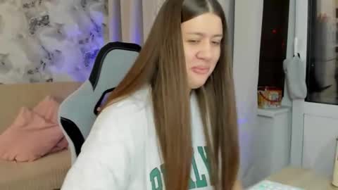 Aletta Oushen online show from October 2025 02:59:01 PM