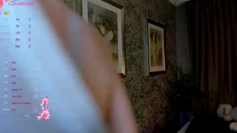 Lola online show from October 2025 03:12:02 PM