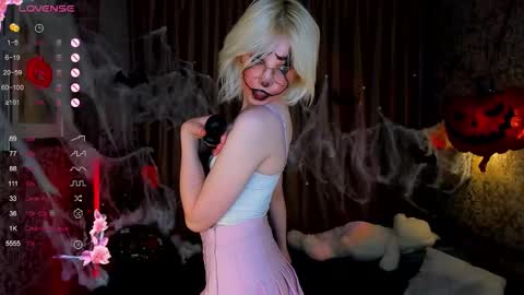 Lola online show from October 2025 03:13:01 PM