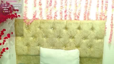 Snapshot of alettallove chatting on November 2025 05:44:01 PM alettallove online show from November 2025 05:44:01 PM