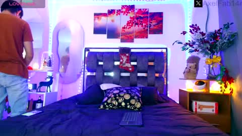 Snapshot of alex_and_fabian chatting on December 2024 06:17:02 PM sneider online show from December 2024 06:17:02 PM