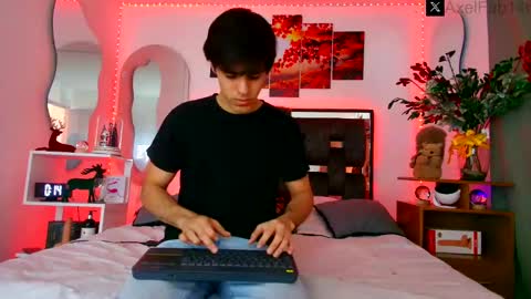 Snapshot of alex_and_fabian chatting on December 2024 06:31:02 PM sneider online show from December 2024 06:31:02 PM