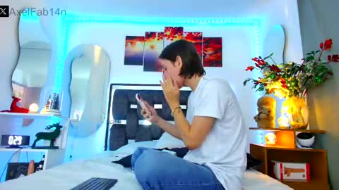 Snapshot of alex_and_fabian chatting on January 2025 06:49:01 PM sneider online show from January 2025 06:49:01 PM