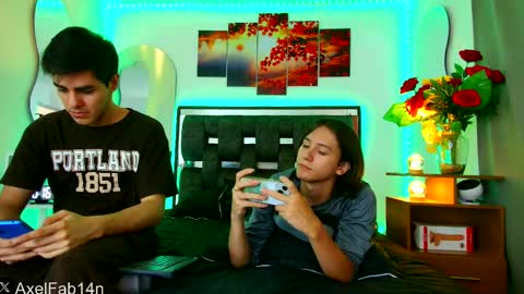 Snapshot of alex_and_fabian chatting on February 2025 06:17:02 PM sneider online show from February 2025 06:17:02 PM