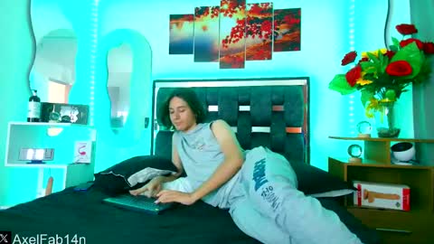 Snapshot of alex_and_fabian chatting on February 2025 06:44:02 PM sneider online show from February 2025 06:44:02 PM