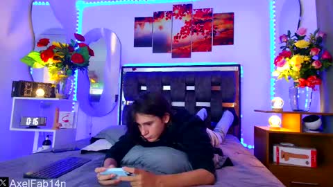 Snapshot of alex_and_fabian chatting on February 2025 06:43:02 PM sneider online show from February 2025 06:43:02 PM