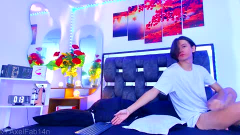 Snapshot of alex_and_fabian chatting on September 2025 08:32:02 PM sneider online show from September 2025 08:32:02 PM