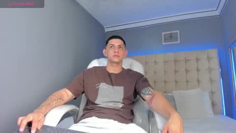 Snapshot of alex_cute77 chatting on September 2025 12:19:01 PM alex online show from September 2025 12:19:01 PM