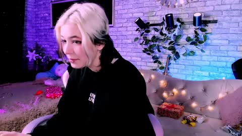 alex_howell online show from January 2025 11:44:01 PM