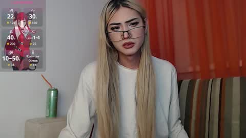 CorneliaLia inst  online show from October 2025 07:43:01 PM