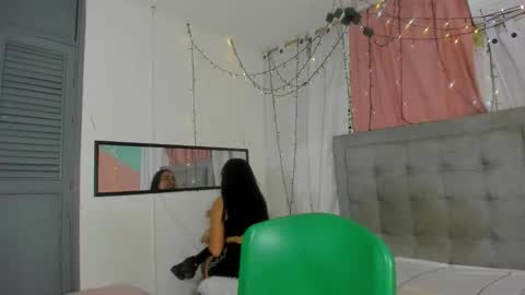 alexa_dream_0 online show from September 2025 02:55:02 PM