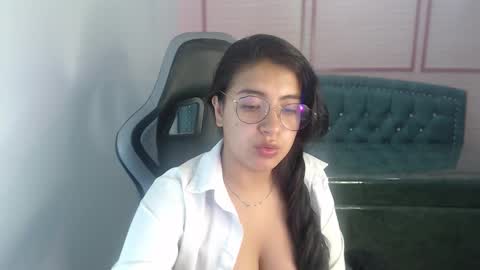 Snapshot of alexa_romero_t chatting on September 2025 11:44:02 AM Alexandra online show from September 2025 11:44:02 AM