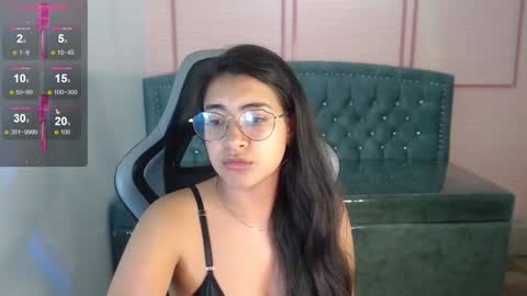 Snapshot of alexa_romero_t chatting on October 2025 11:40:01 AM Alexandra online show from October 2025 11:40:01 AM