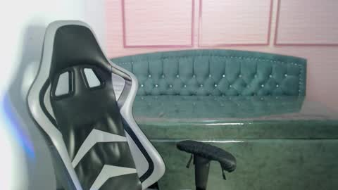 Snapshot of alexa_romero_t chatting on October 2025 12:15:02 PM Alexandra online show from October 2025 12:15:02 PM