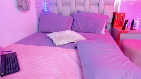 Alexandra Miller online show from December 2024 03:58:01 PM