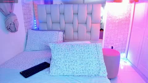 Alexandra Miller online show from January 2025 01:56:02 PM
