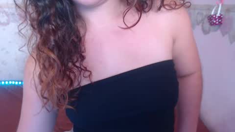 Snapshot of alexiarestrepo chatting on March 2025 06:08:02 PM Alexia online show from March 2025 06:08:02 PM