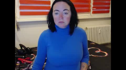 alexie33 online show from October 2025 06:25:01 AM