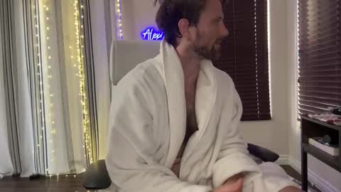 Alex Mann online show from October 2025 04:15:02 PM