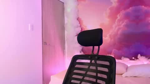 Alex online show from November 2025 07:03:01 PM