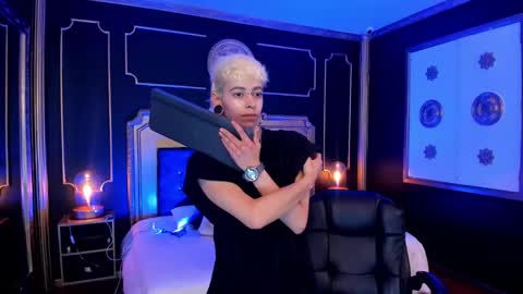 Alex online show from September 2025 08:01:02 PM