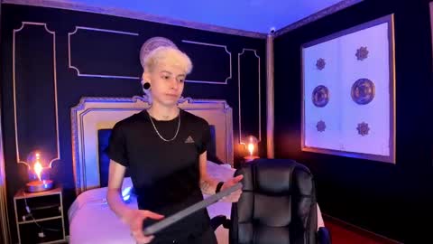 Alex online show from September 2025 07:50:02 PM