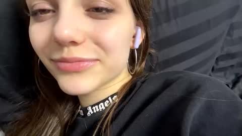 Alice online show from November 2025 02:22:01 AM