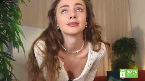 Alicia online show from September 2025 03:33:02 AM