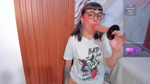 Snapshot of alice14cullen chatting on October 2025 07:44:01 PM alice online show from October 2025 07:44:01 PM