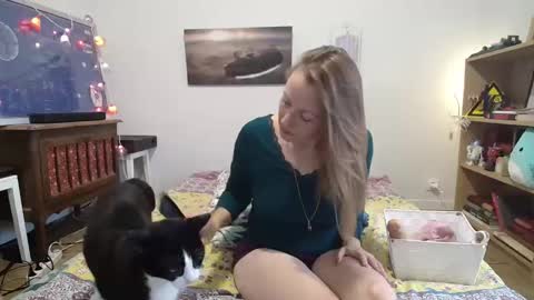 Snapshot of alice8363 chatting on October 2025 08:33:01 AM Alice online show from October 2025 08:33:01 AM