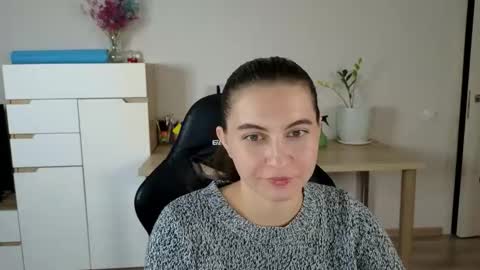 Alice online show from October 2025 08:20:02 PM