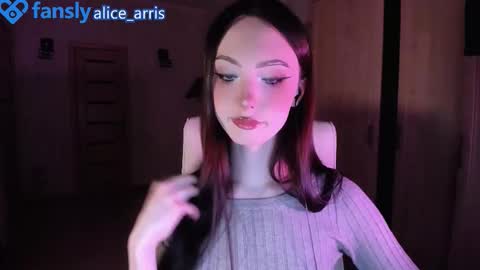 Alice Aris online show from October 2025 05:47:01 PM