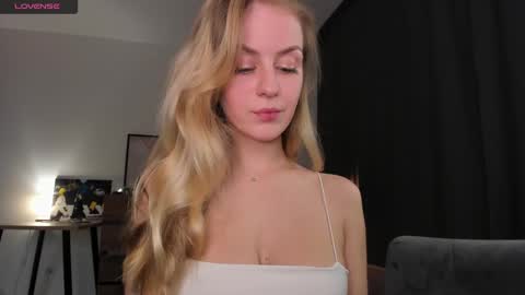 alice_dias online show from February 2025 02:24:01 PM