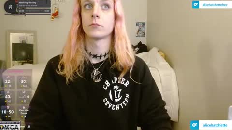 Snapshot of alice_hatchette chatting on October 2025 11:58:02 AM Alice Hatchette online show from October 2025 11:58:02 AM