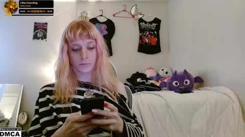 Snapshot of alice_hatchette chatting on November 2025 04:08:02 PM Alice Hatchette online show from November 2025 04:08:02 PM