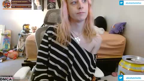 Snapshot of alice_hatchette chatting on November 2025 04:39:01 PM Alice Hatchette online show from November 2025 04:39:01 PM