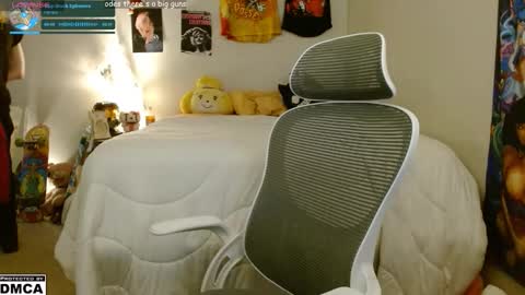 Snapshot of alice_hatchette chatting on November 2025 07:51:02 PM Alice Hatchette online show from November 2025 07:51:02 PM