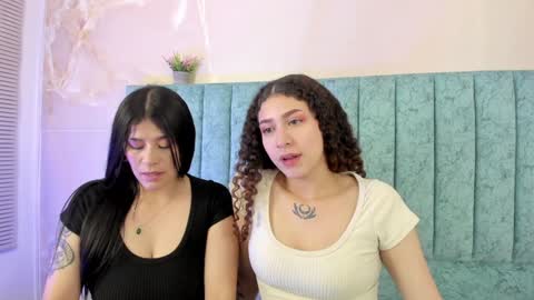 Snapshot of alice_martinez_ chatting on January 2025 08:09:02 AM alice and amber online show from January 2025 08:09:02 AM