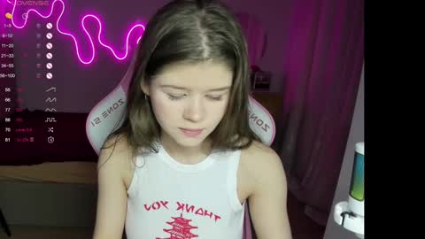 Snapshot of alice_tails chatting on March 2025 11:36:02 AM Alice online show from March 2025 11:36:02 AM