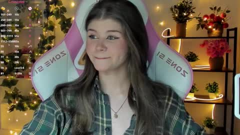 Snapshot of alice_tails chatting on September 2025 06:52:02 PM Alice online show from September 2025 06:52:02 PM