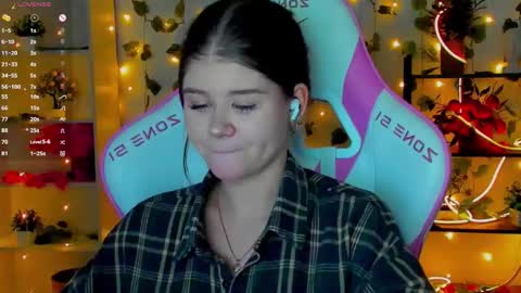 Snapshot of alice_tails chatting on November 2025 02:49:02 PM Alice online show from November 2025 02:49:02 PM