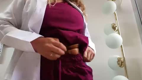 alicee16 online show from November 2025 03:59:01 PM