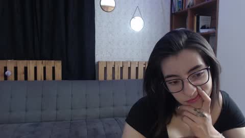 alicee_logan_ online show from February 2025 04:53:01 AM