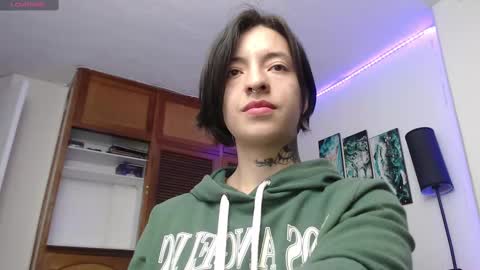 alicee_logan_ online show from September 2025 01:22:01 AM