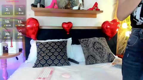 Aleja  online show from February 2025 11:18:02 AM