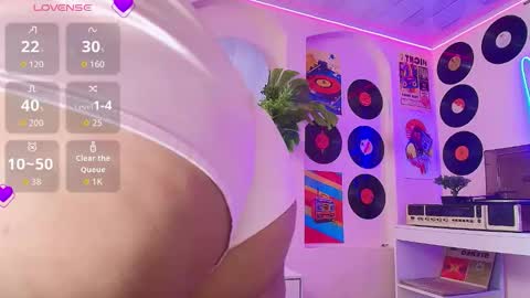 Danna online show from September 2025 11:32:02 AM