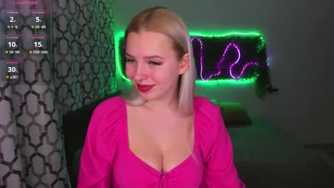 Snapshot of alicefreman chatting on December 2024 10:21:01 AM Alice online show from December 2024 10:21:01 AM