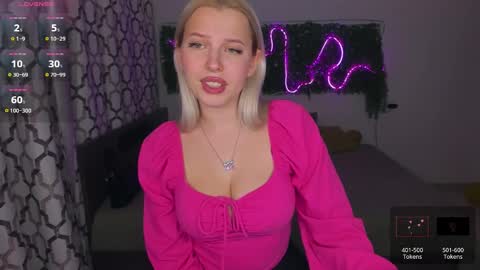 Snapshot of alicefreman chatting on January 2025 01:19:02 PM Alice online show from January 2025 01:19:02 PM