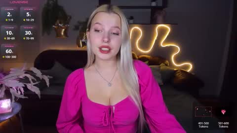 Snapshot of alicefreman chatting on January 2025 01:25:02 PM Alice online show from January 2025 01:25:02 PM