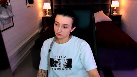 Snapshot of alicelidse chatting on October 2025 01:07:01 PM Alice online show from October 2025 01:07:01 PM